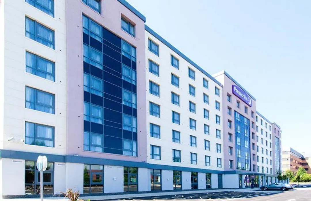 Premier Inn London Gatwick Manor Royal-1