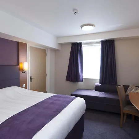 Premier Inn London Gatwick Manor Royal-3