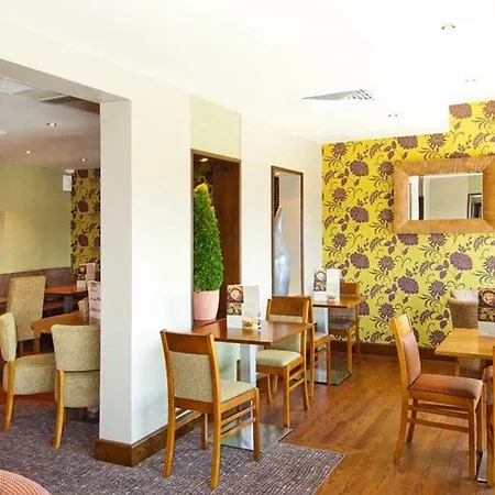 Premier Inn London Gatwick Manor Royal-3